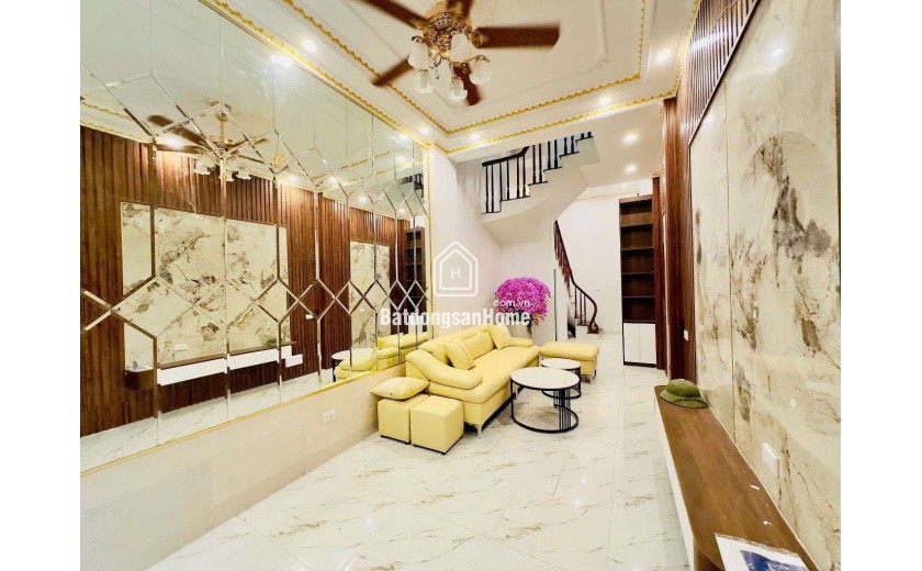 Sát Bách-Kinh-Xây, Trung Tâm Hai Bà Trưng Nhà Đẹp Ở Ngay Nhỉnh 5 Tỷ